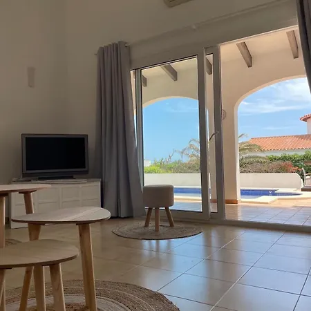 For 8 With Sea View And Pool In Salgar سالغار