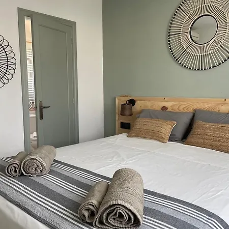 For 8 With Sea View And Pool In Salgar *