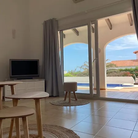 For 8 With Sea View And Pool In Salgar