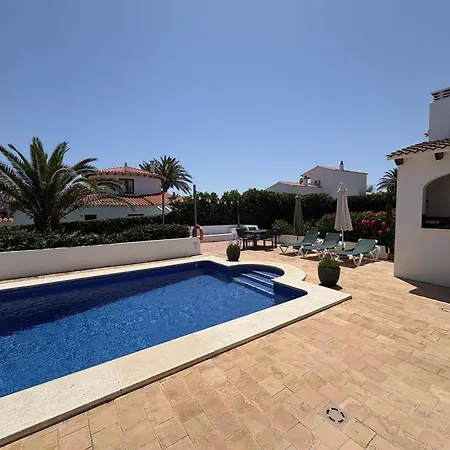 For 8 With Sea View And Pool In Salgar بيت للعطل سالغار